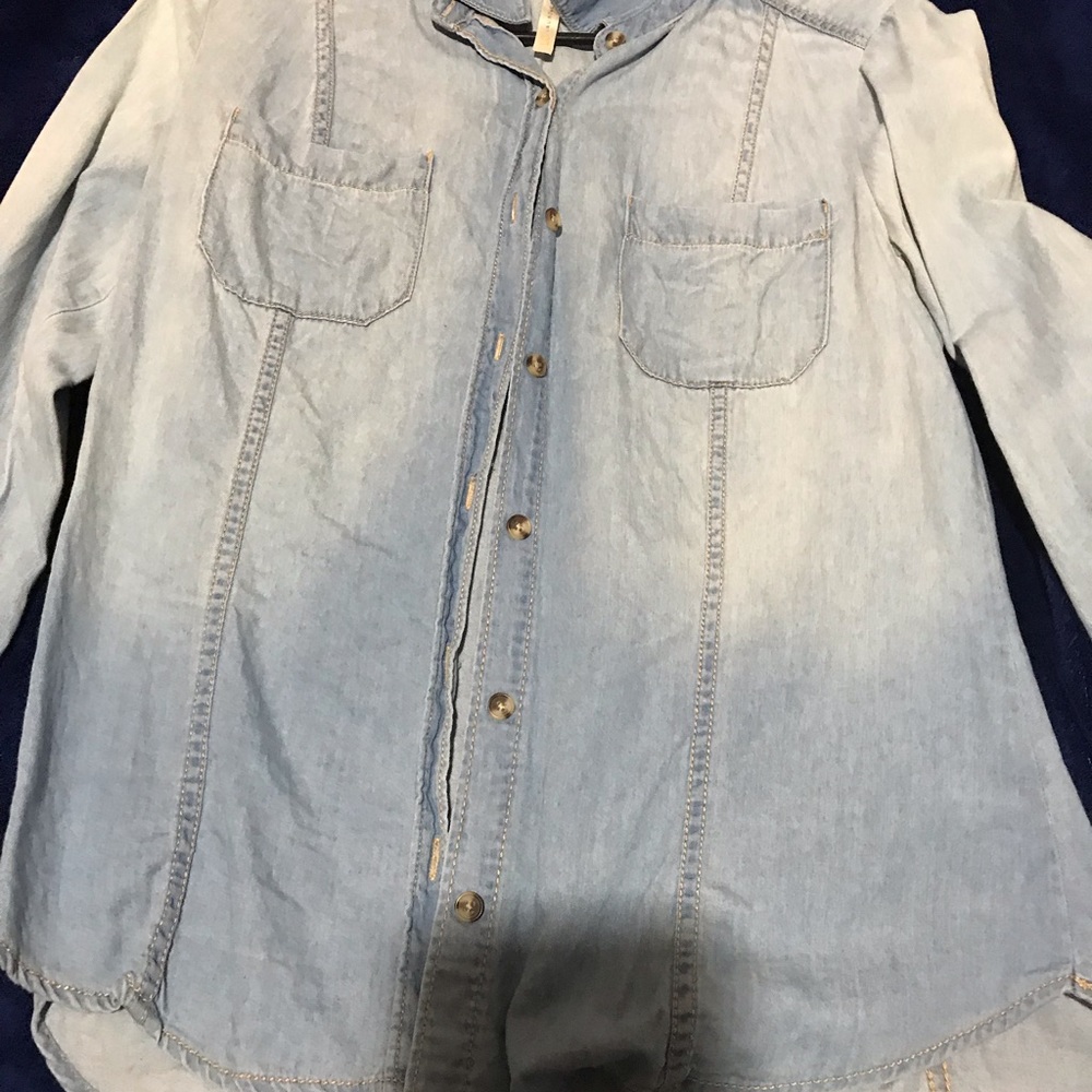 Button up - Picture 2 of 2